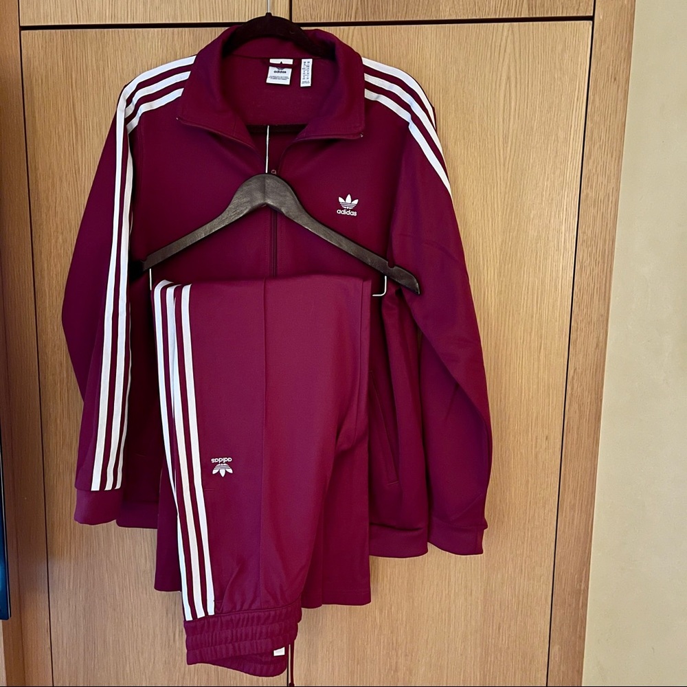 Adidas Women’s Tracksuit Large/Medium